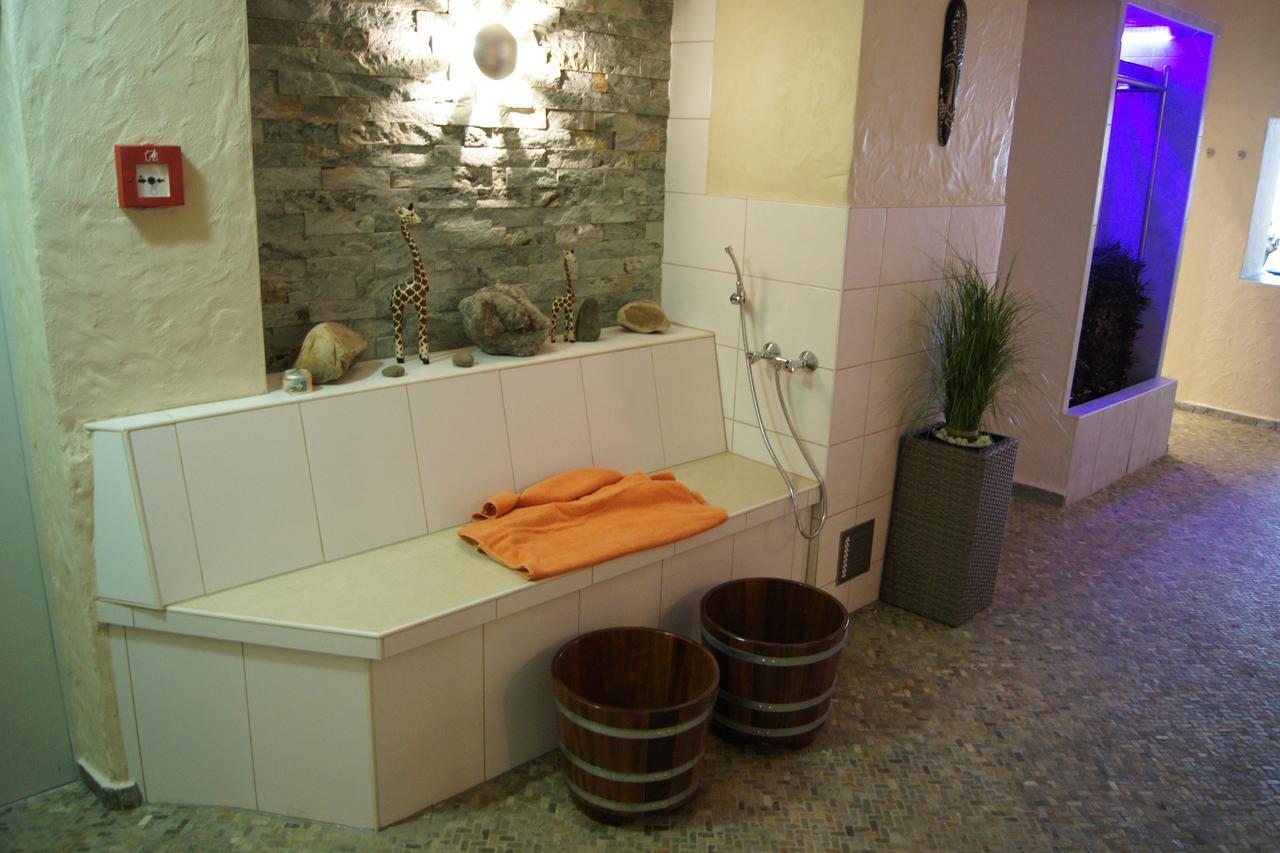 Hotel "Drei Rosen" Ohg Regina & Hans - Peter Fassbinder Leinefelde-Worbis Εξωτερικό φωτογραφία